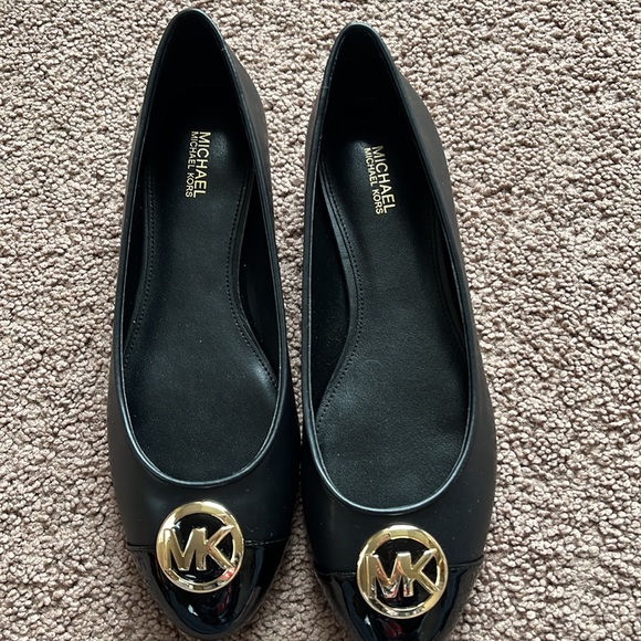 MK shoes - Picture 3 of 7